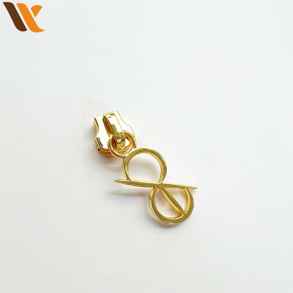 Fashionable 8 Shape Golden Zipper Pullers 2