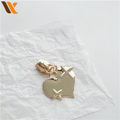 Bejgħ bl-ingrossa Exquisite Qalb Forma Zipper Puller